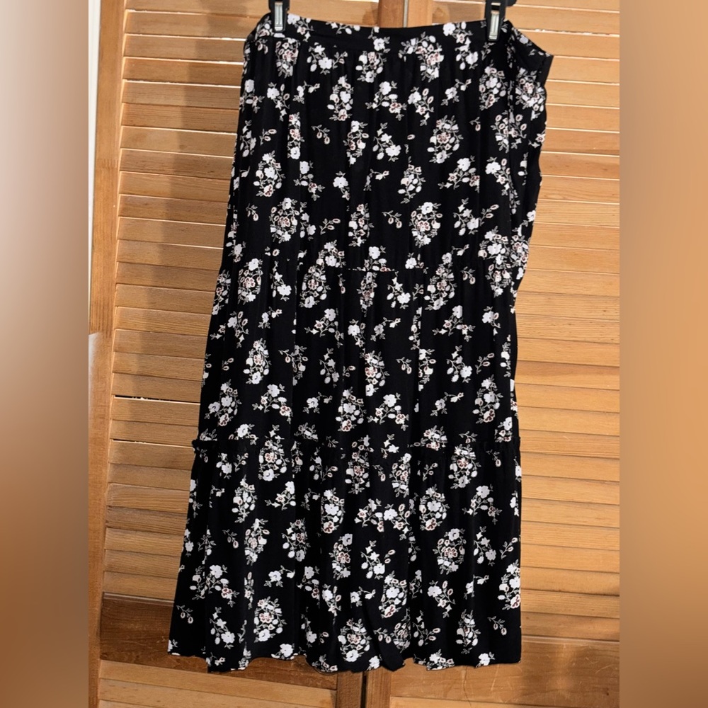 Ann Taylor floral skirt NWT